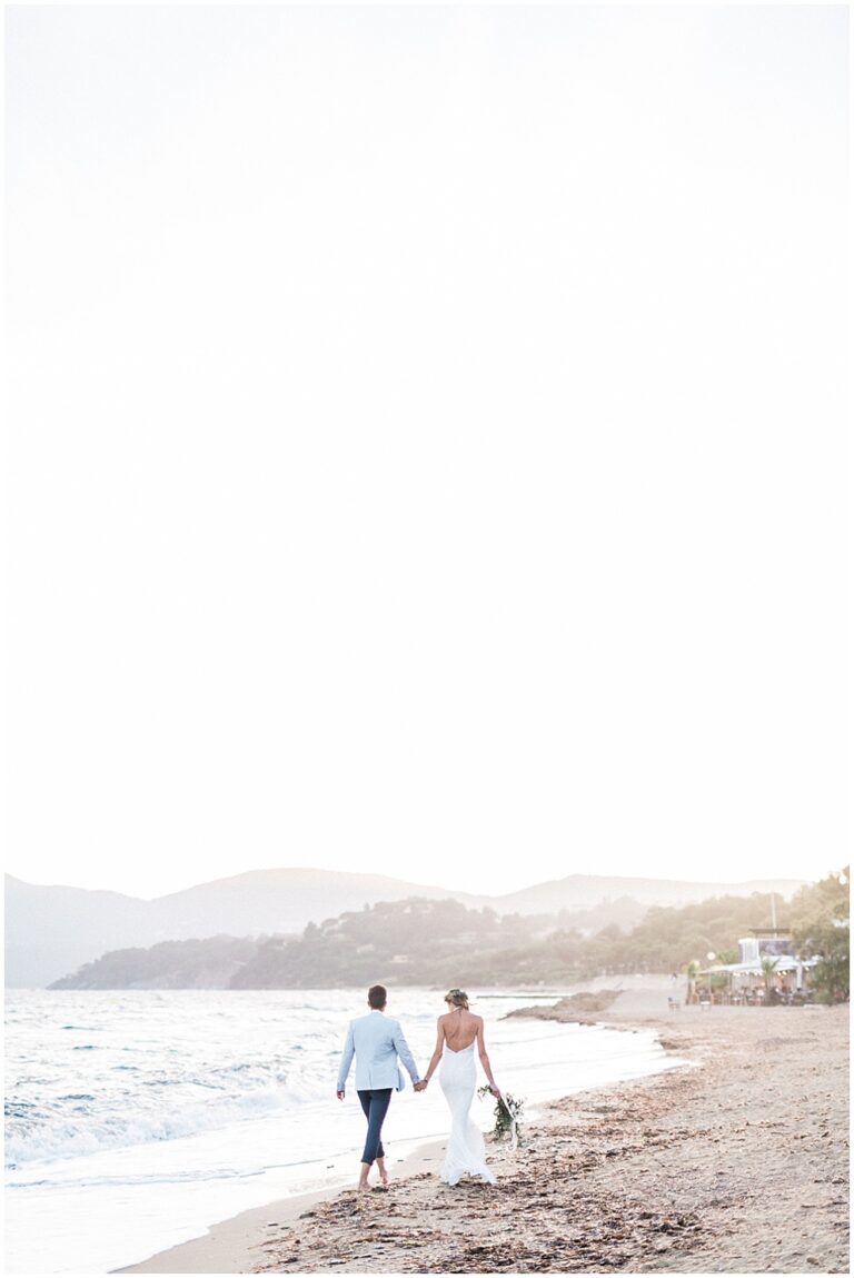 Elopement on the beach on the Mediterranean Sea in Provence