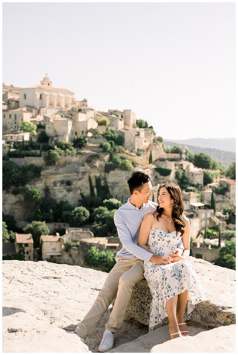 Couple photo session at Gordes