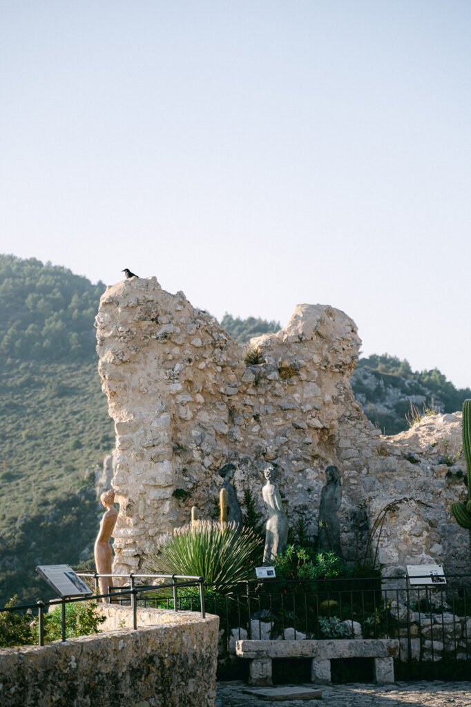 Proposal in the old street and Garden of Eze