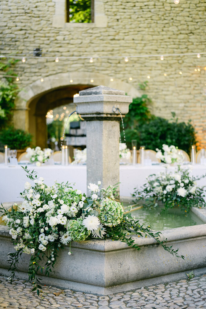 Luxury editorial wedding at Bastide de Laurence, Provence, with elegant white floral decorations