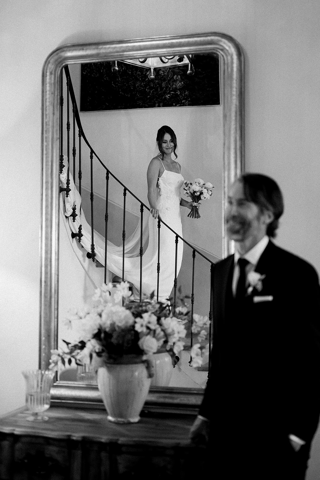 Luxury editorial wedding at Bastide de Laurence, Provence, with elegant white floral decorations