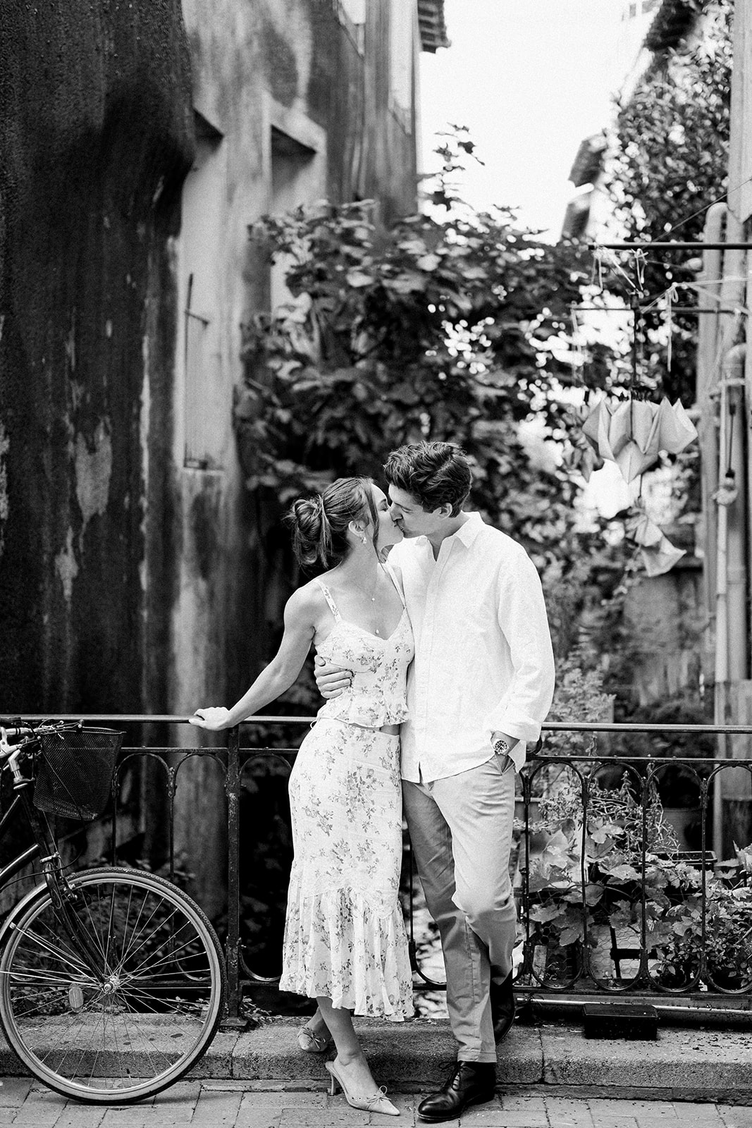 Luxury wedding farewell brunch in L’Isle-sur-la-Sorgue, Provence, along the charming canals