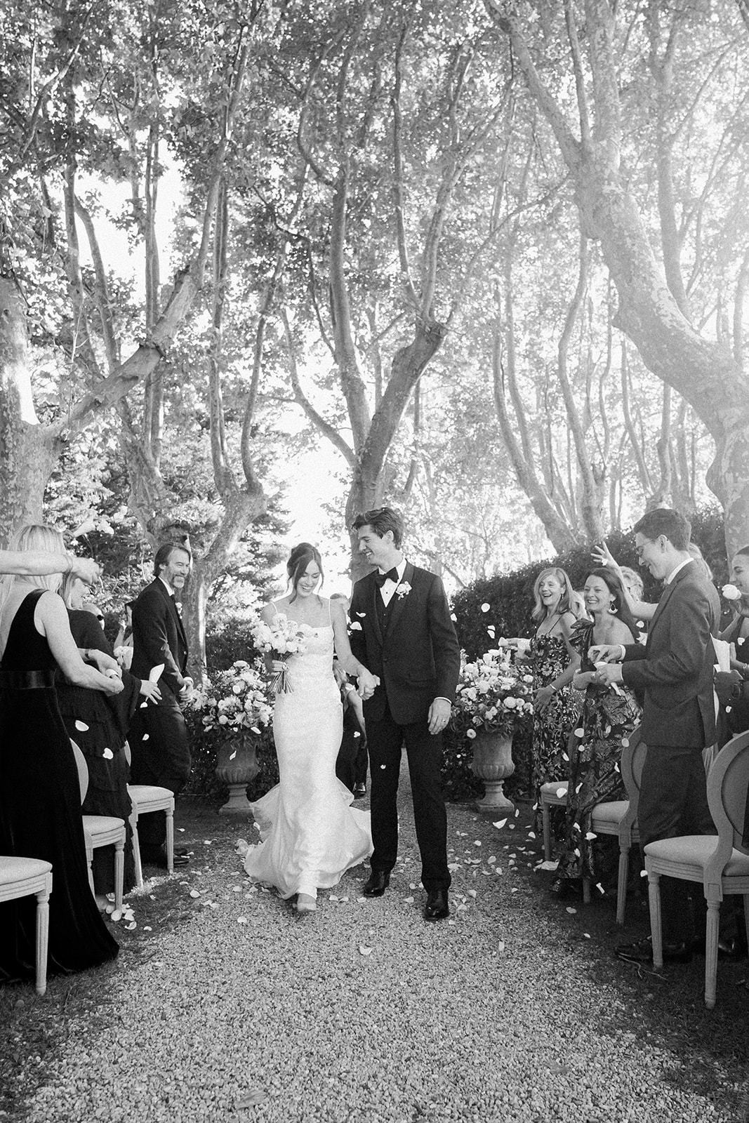 Luxury editorial wedding at Bastide de Laurence, Provence, with elegant white floral decorations