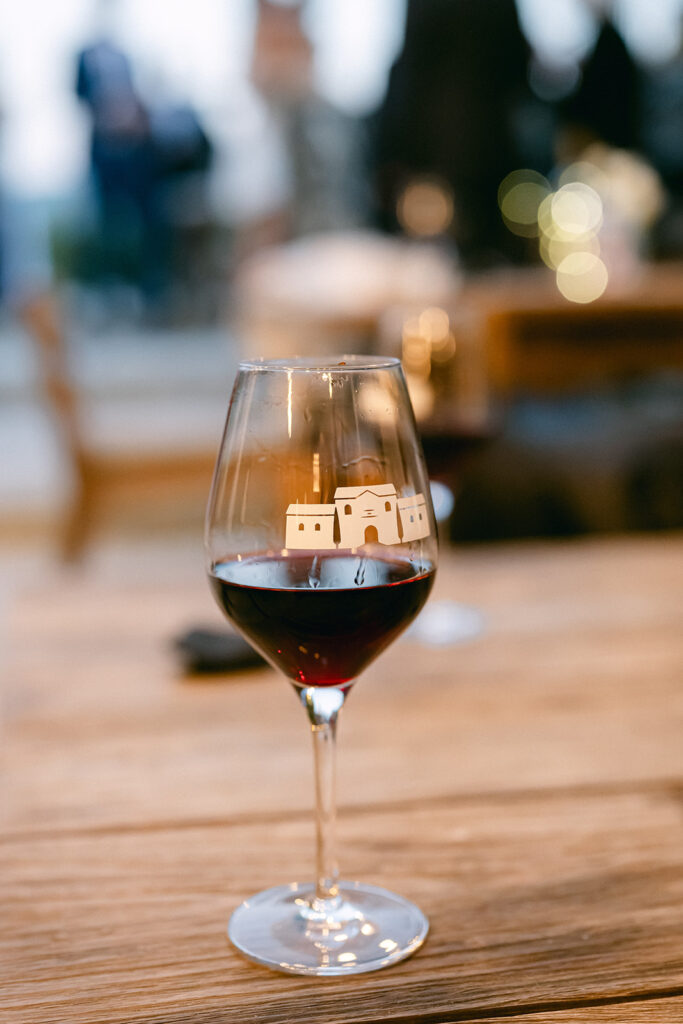 ntimate welcome dinner in a vineyard estate near Gordes, Provence