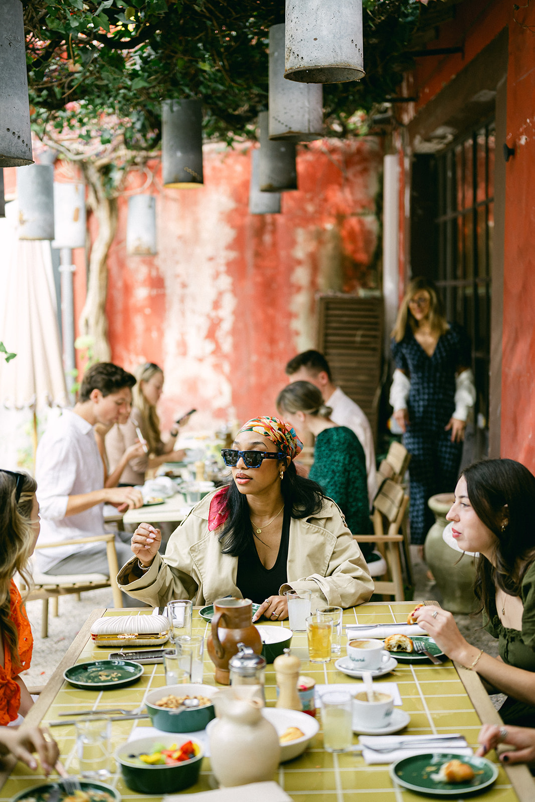 Luxury wedding farewell brunch in L’Isle-sur-la-Sorgue, Provence, along the charming canals