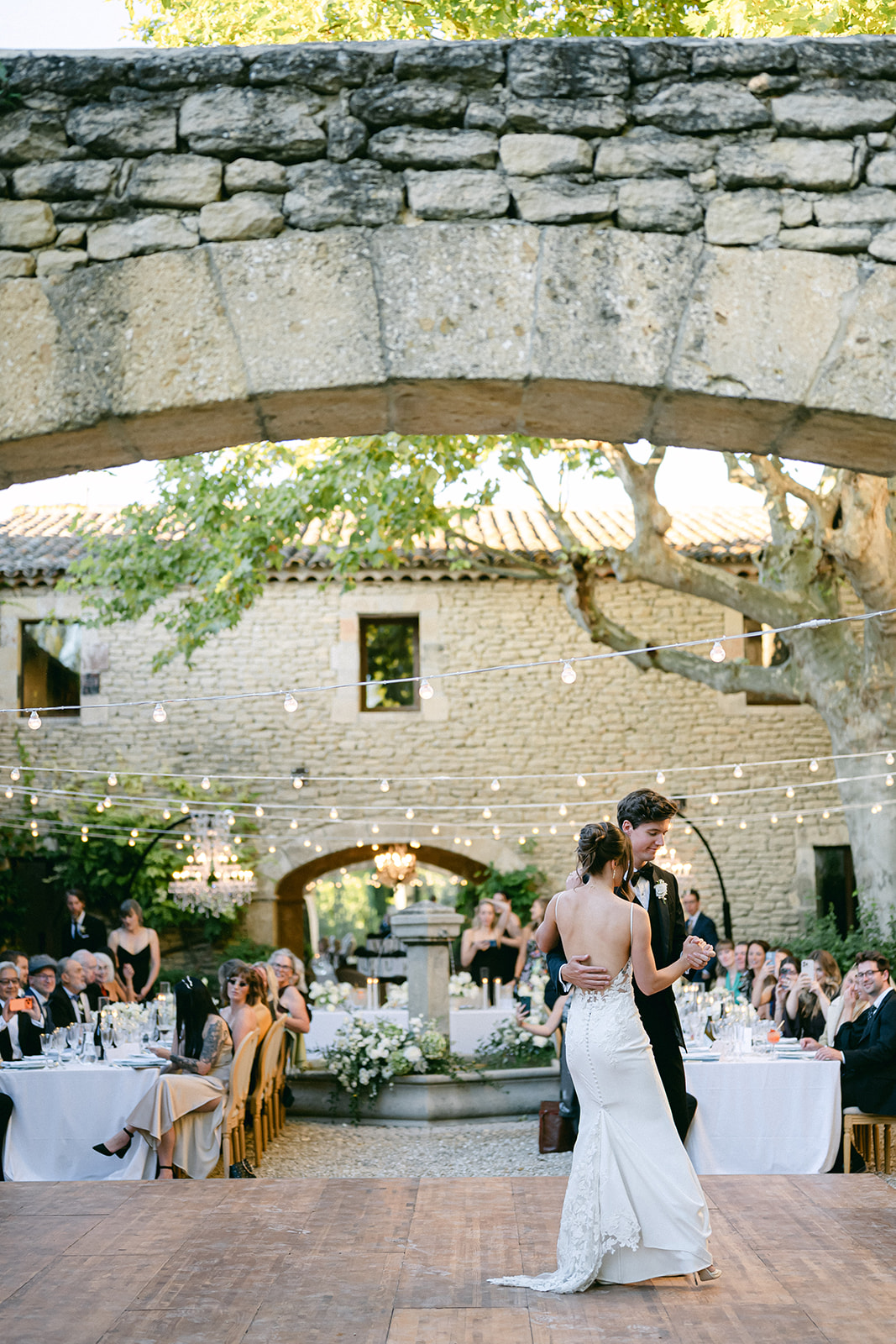 Luxury editorial wedding at Bastide de Laurence, Provence, with elegant white floral decorations