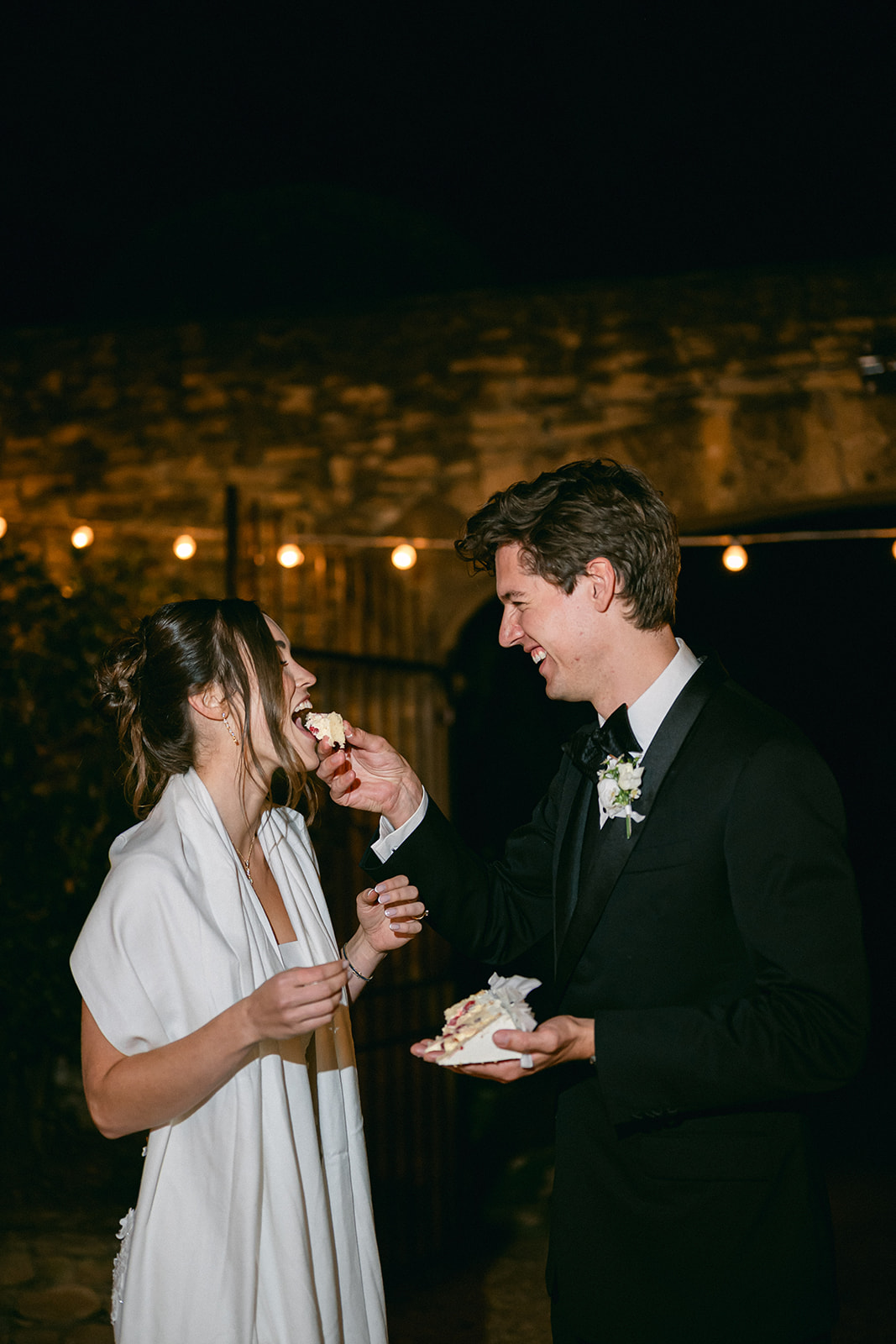 Luxury editorial wedding at Bastide de Laurence, Provence, with elegant white floral decorations