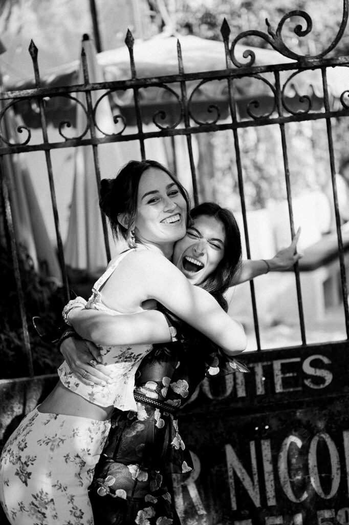 Luxury wedding farewell brunch in L’Isle-sur-la-Sorgue, Provence, along the charming canals