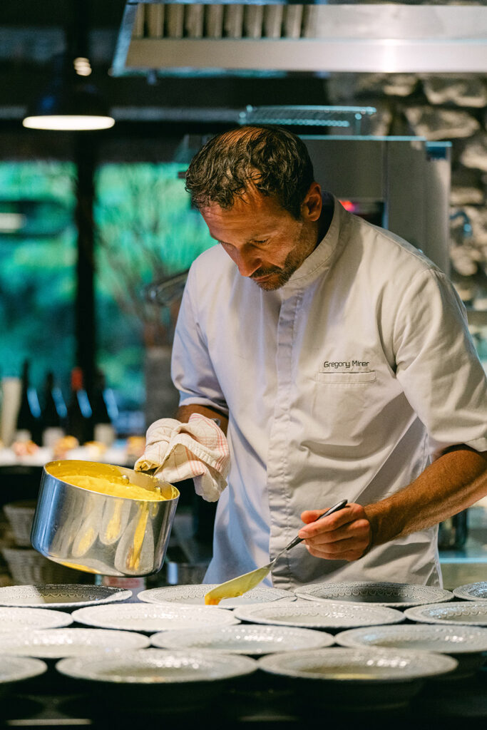 Luxury editorial wedding at Bastide de Laurence, Provence, with elegant white floral decorations