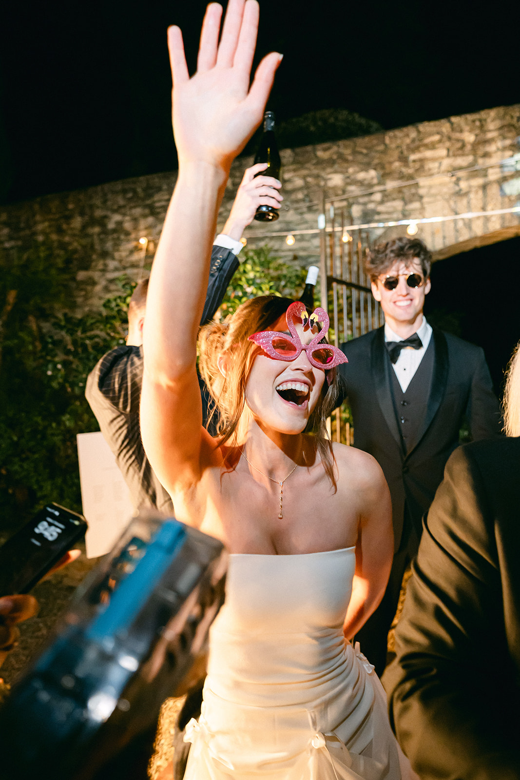 Luxury editorial wedding at Bastide de Laurence, Provence, with elegant white floral decorations